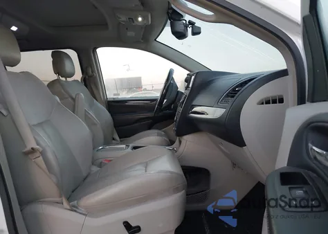 2014 Chrysler Town & Country Limited z USA, uszkodzony, nr VIN 2C4RC1GG2ER373528